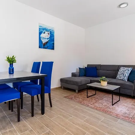 Apartman Blue Monstera *